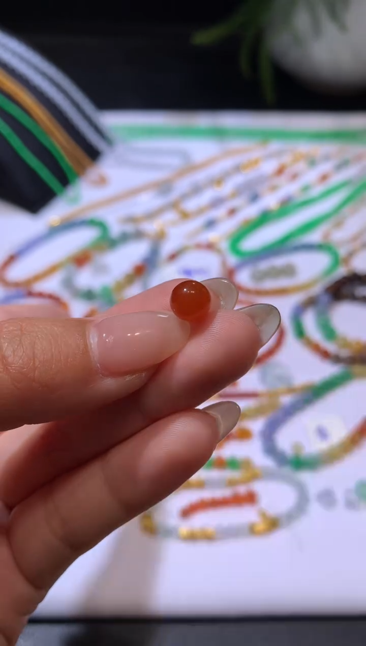 【闪购商品】定制翡翠未镶嵌6.8*珠子2200+220