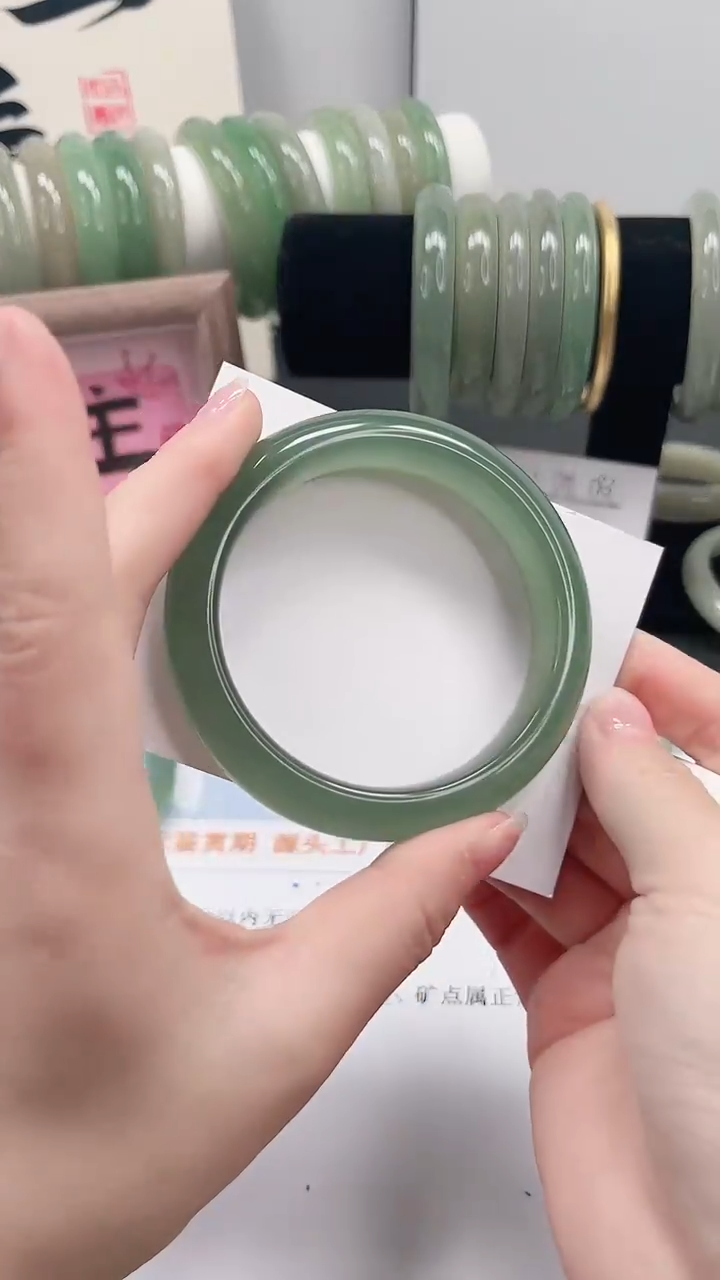 未镶嵌手镯石英质玉107-57.7