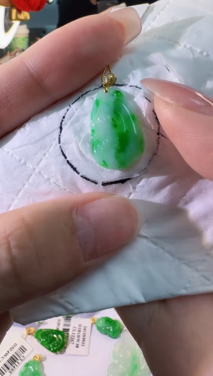 【闪购商品】翡翠颈饰18K金镶嵌缅甸翡翠A货挂件