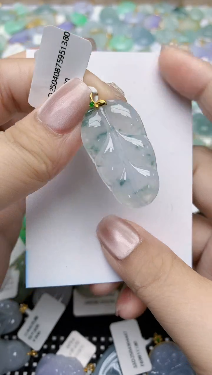 翡翠18K金镶嵌颈饰天然缅甸A货翡翠