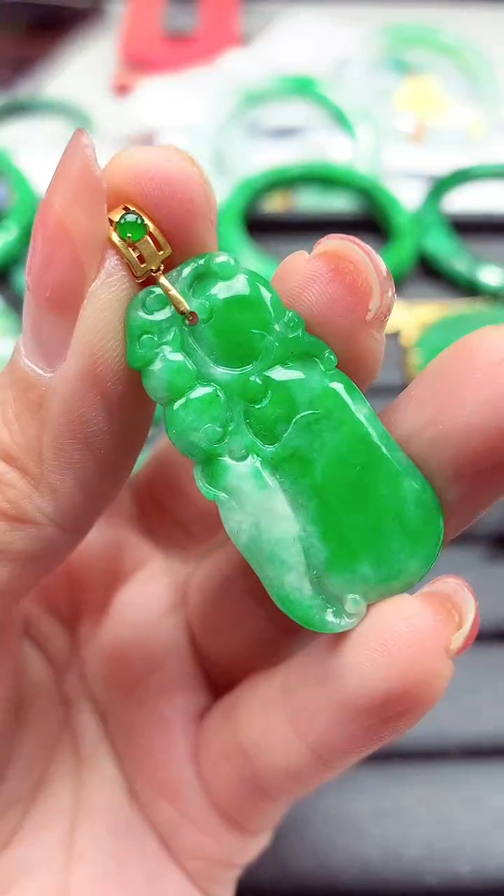 【闪购商品】翡翠颈饰18K金镶嵌颈饰