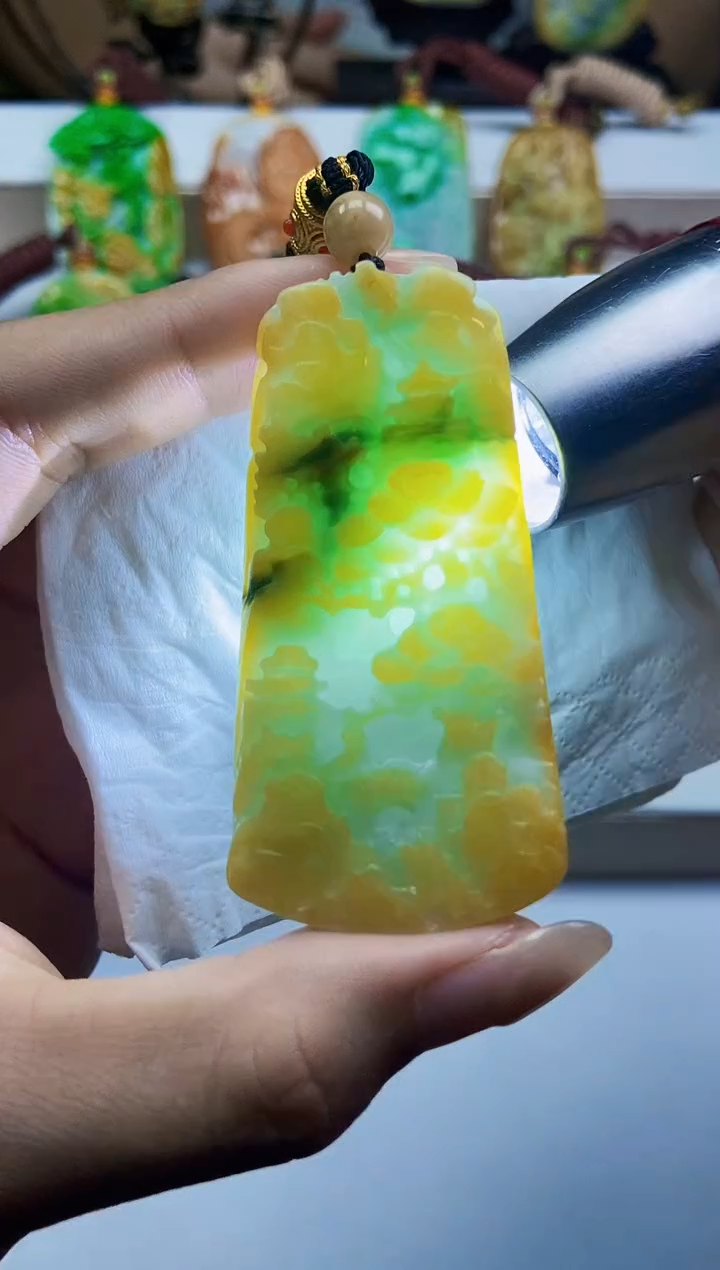 颈饰未镶嵌翡翠翡翠A货