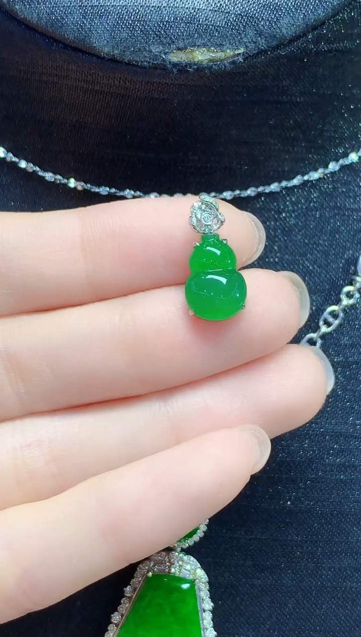 吊坠(不含链)18K金镶嵌翡翠LF多样性发其一