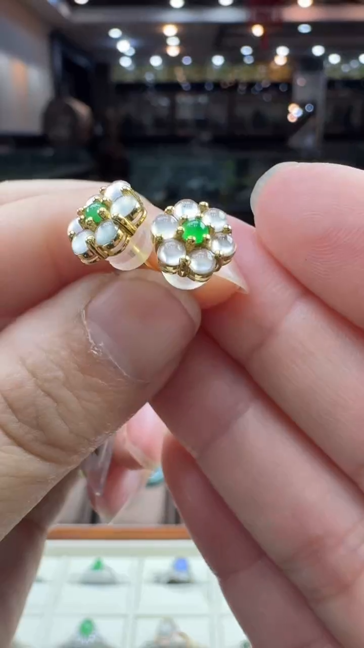 【闪购商品】翡翠耳饰18K金镶嵌耳钉