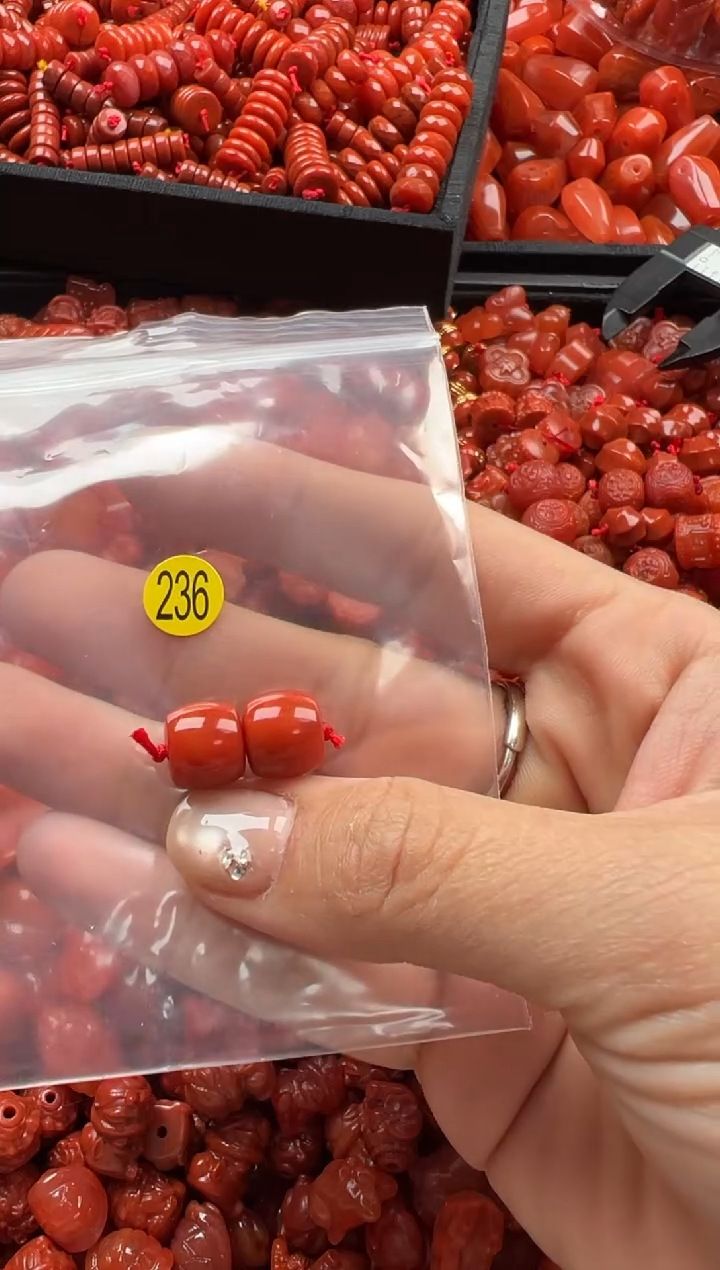 【闪购商品】南红玛瑙颈饰未镶嵌1