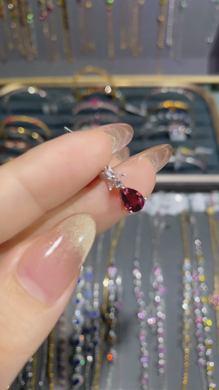 【闪购商品】碧玺颈饰18K金镶嵌吊坠