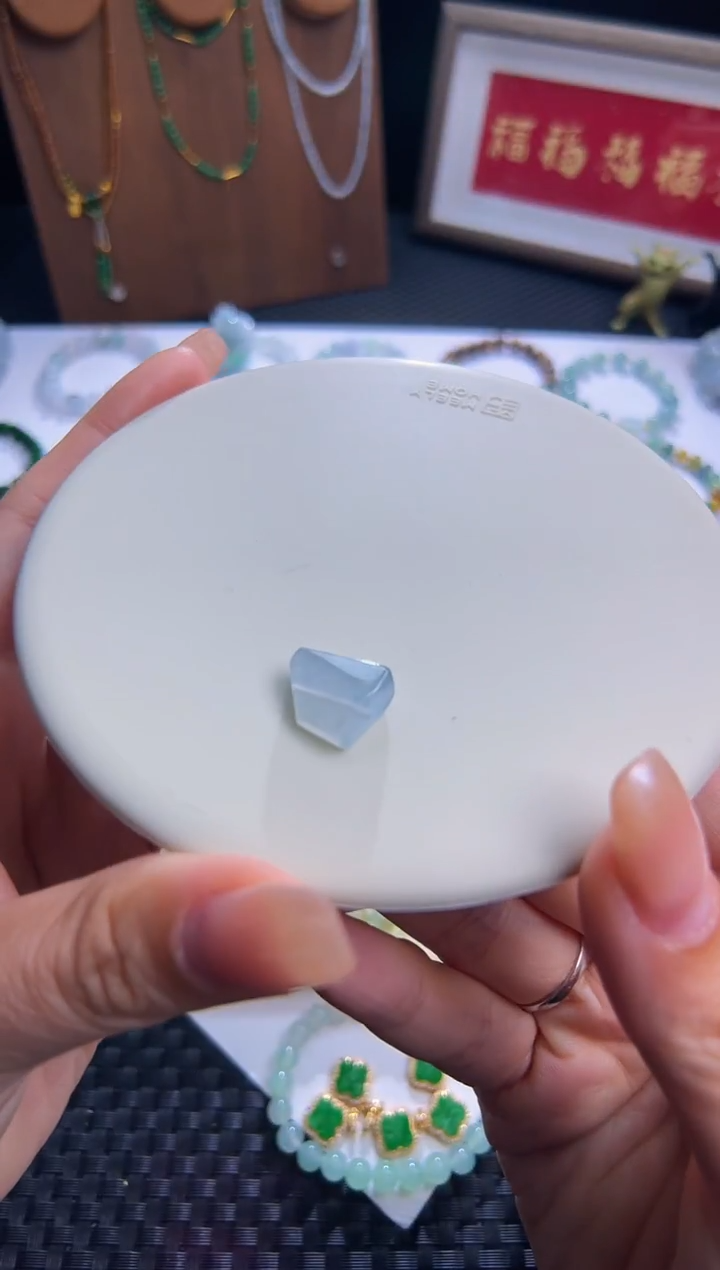 未镶嵌裸石翡翠高冰随型裸石！茅台白！力推！巨漏！