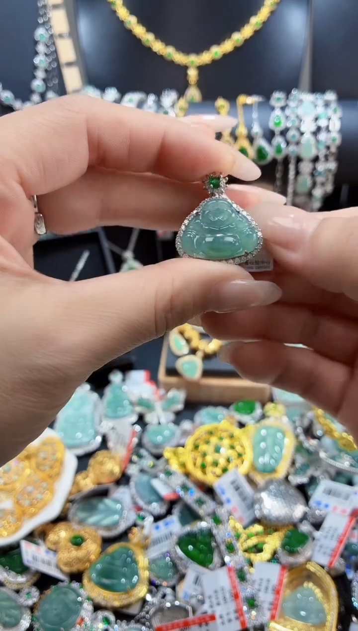 翡翠未镶嵌颈饰天然翡翠A货多样性发其一