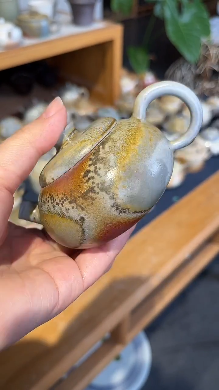 壶1号容量120-130ML玫瑰金泥 底有顶钉