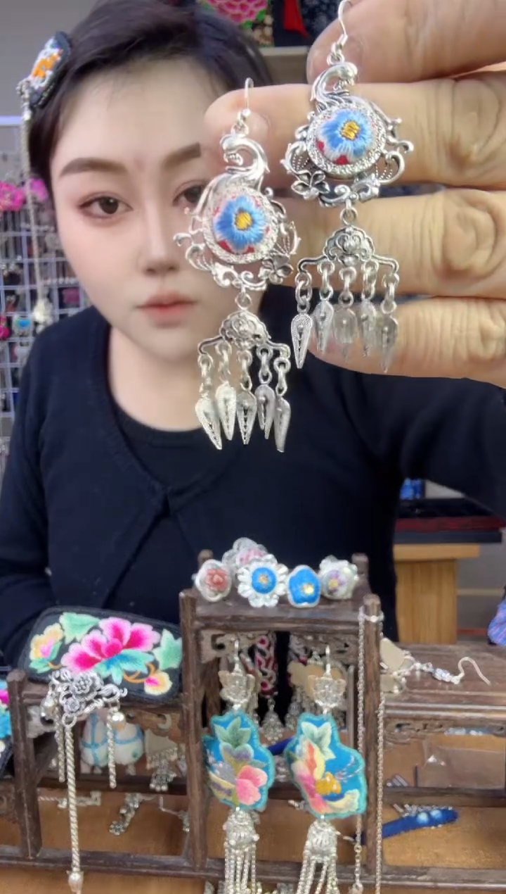 【闪购商品】刺绣纯手工苗绣非遗耳环