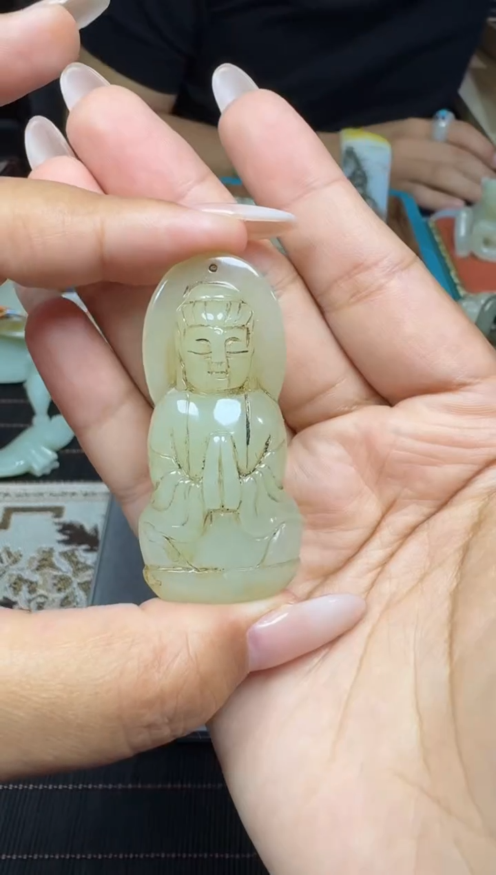 和田玉未镶嵌颈饰1