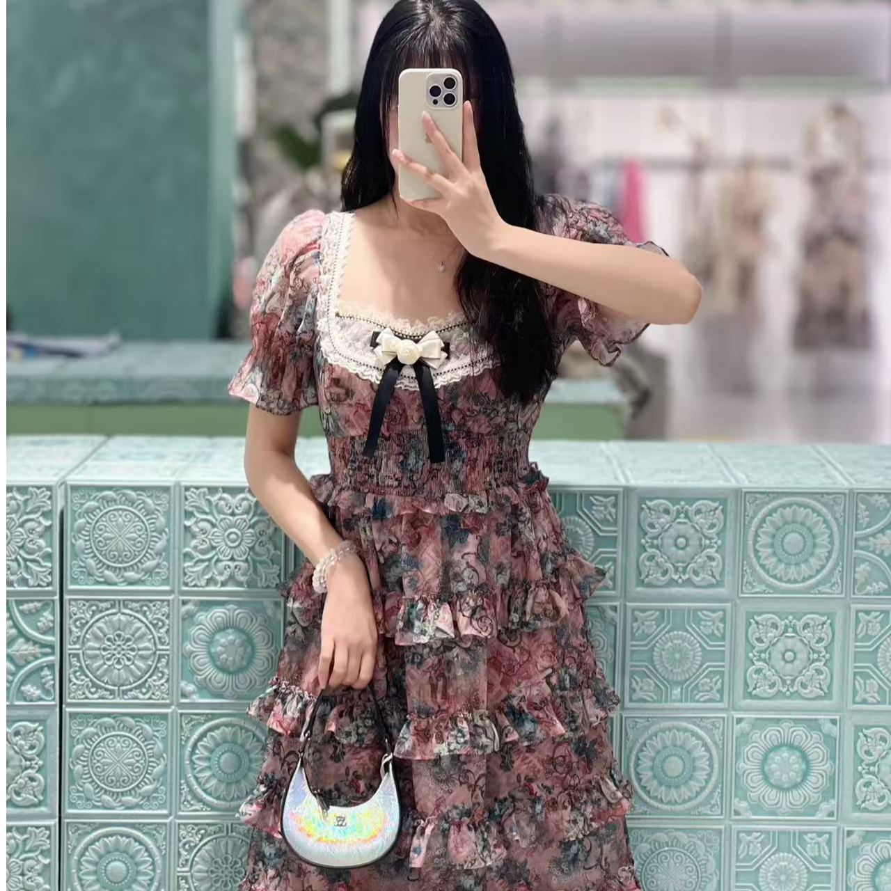 粉色印花宫廷风重工连衣裙2024春秋新款高腰时尚显瘦气质裙子