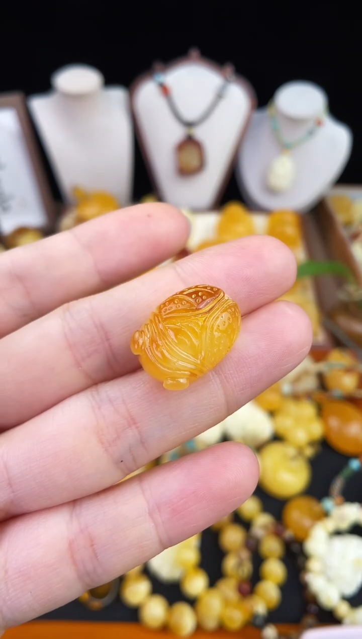 琥珀未镶嵌珠宝奇石柒月