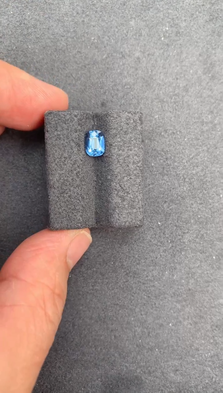 【闪购商品】尖晶石裸石未镶嵌1ct钴尖晶石