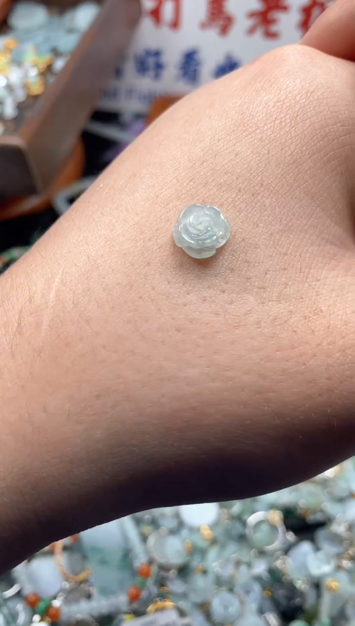 【闪购商品】翡翠颈饰未镶嵌哥哥