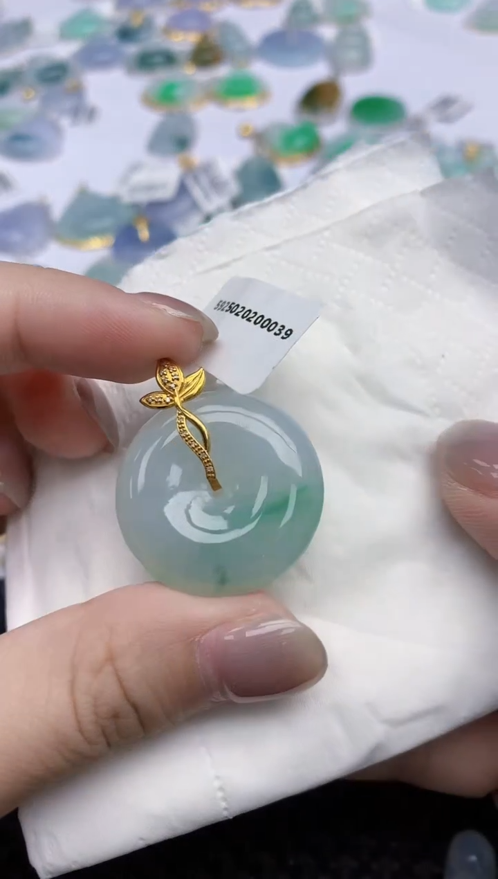 【闪购商品】翡翠颈饰18K金镶嵌天然翡翠A货