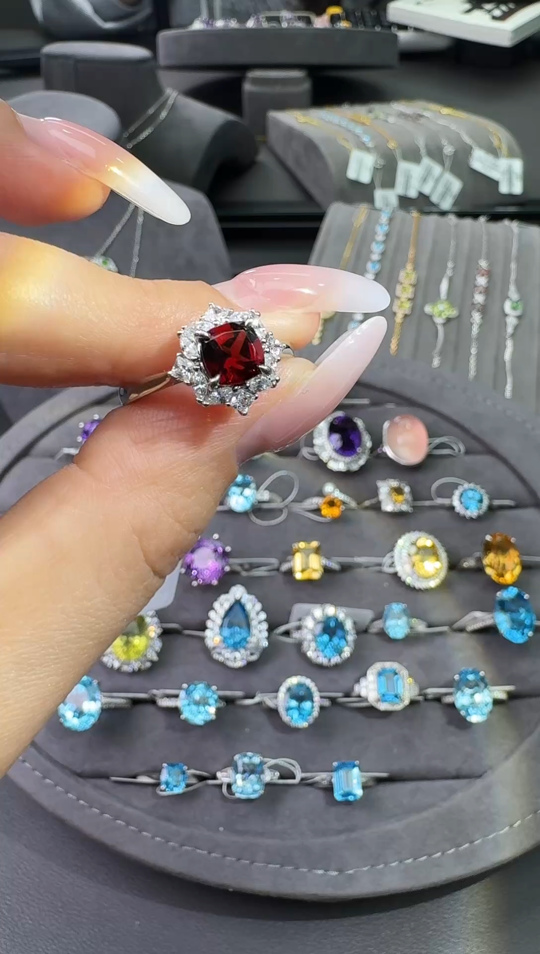 银S925镶嵌戒指石榴石1.4ct{七天鉴赏}