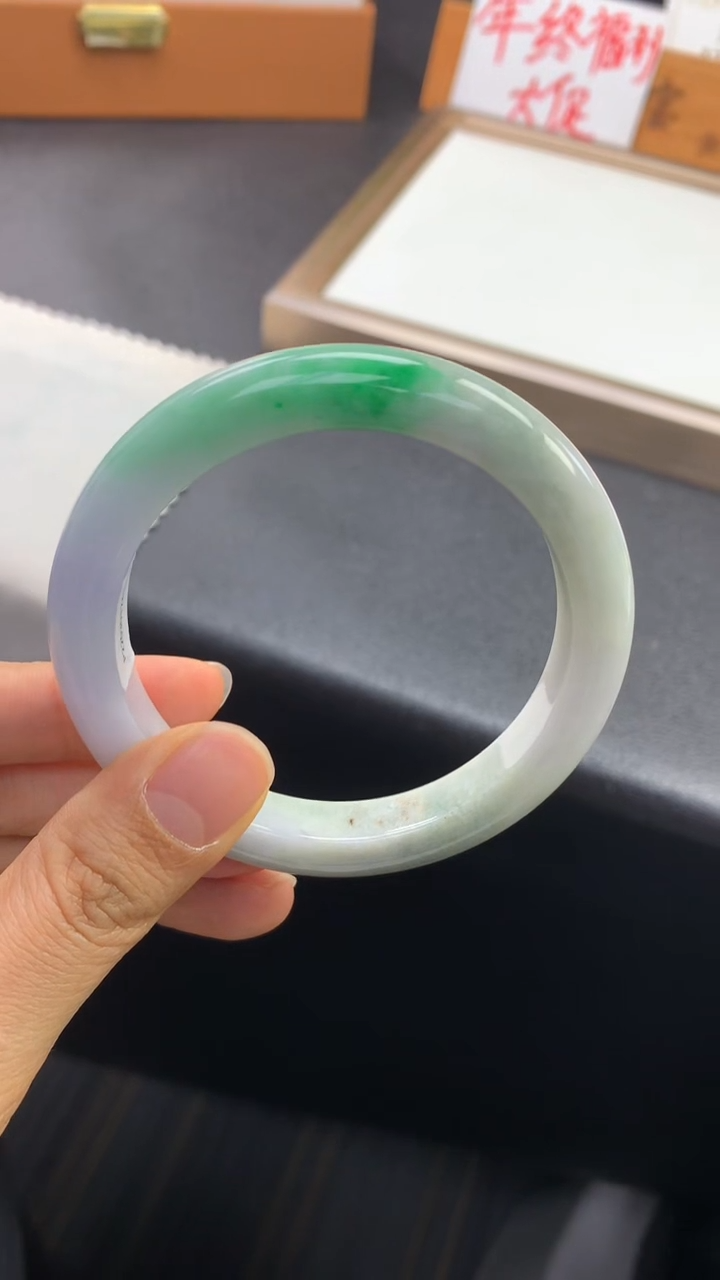 未镶嵌手镯翡翠退货需手镯吊牌标签完好