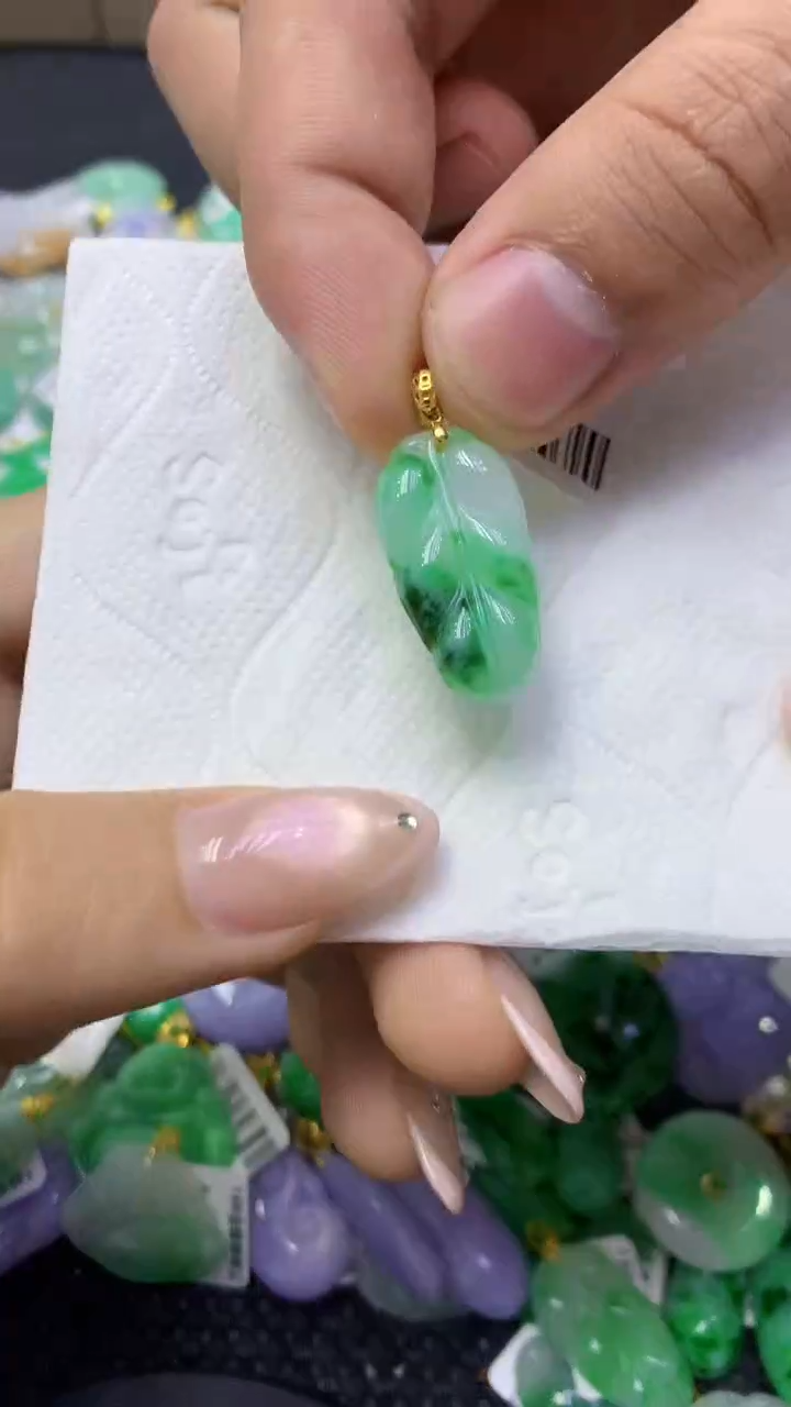 颈饰未镶嵌翡翠天然缅甸翡翠A货