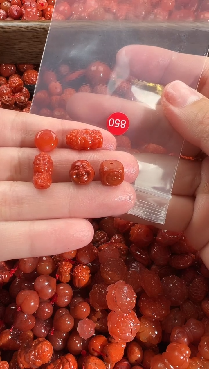 颈饰未镶嵌南红玛瑙1