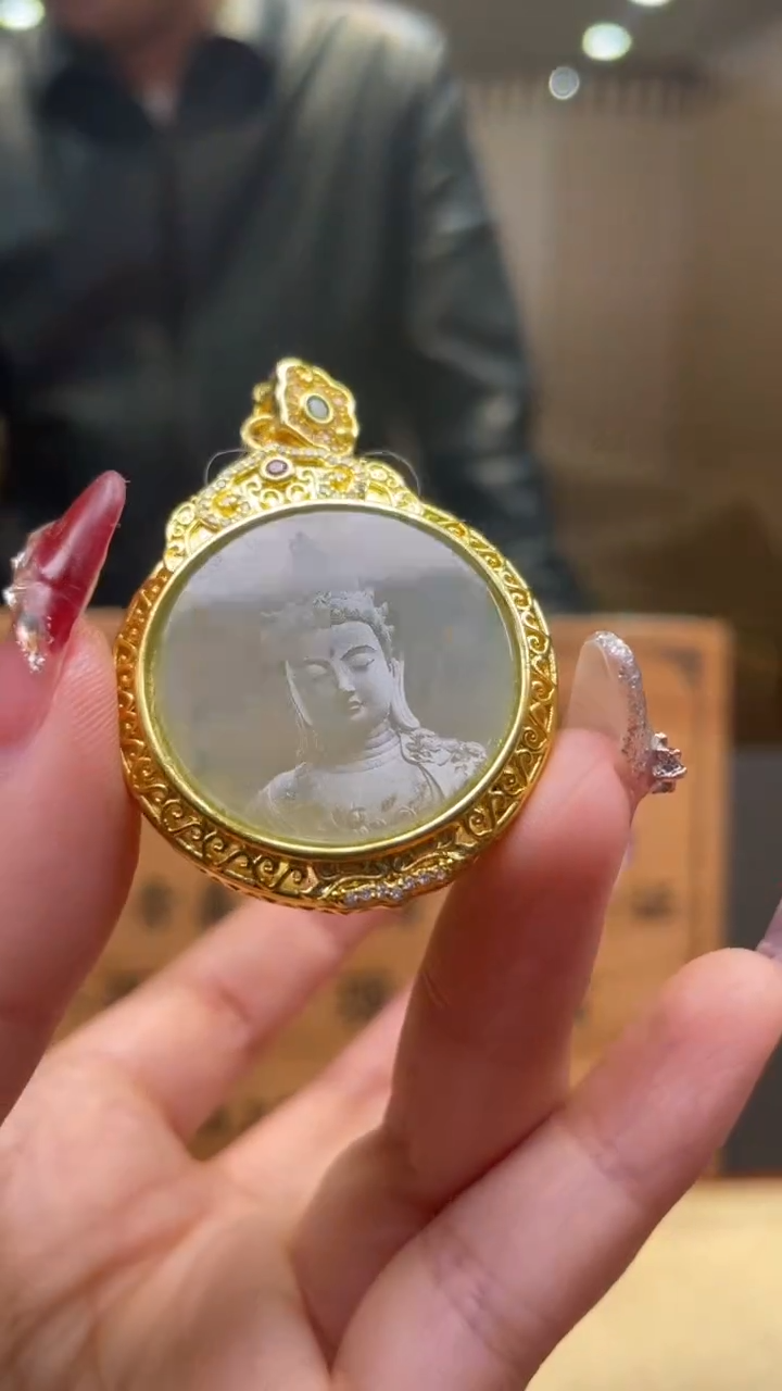 【闪购商品】翡翠颈饰未镶嵌      *15