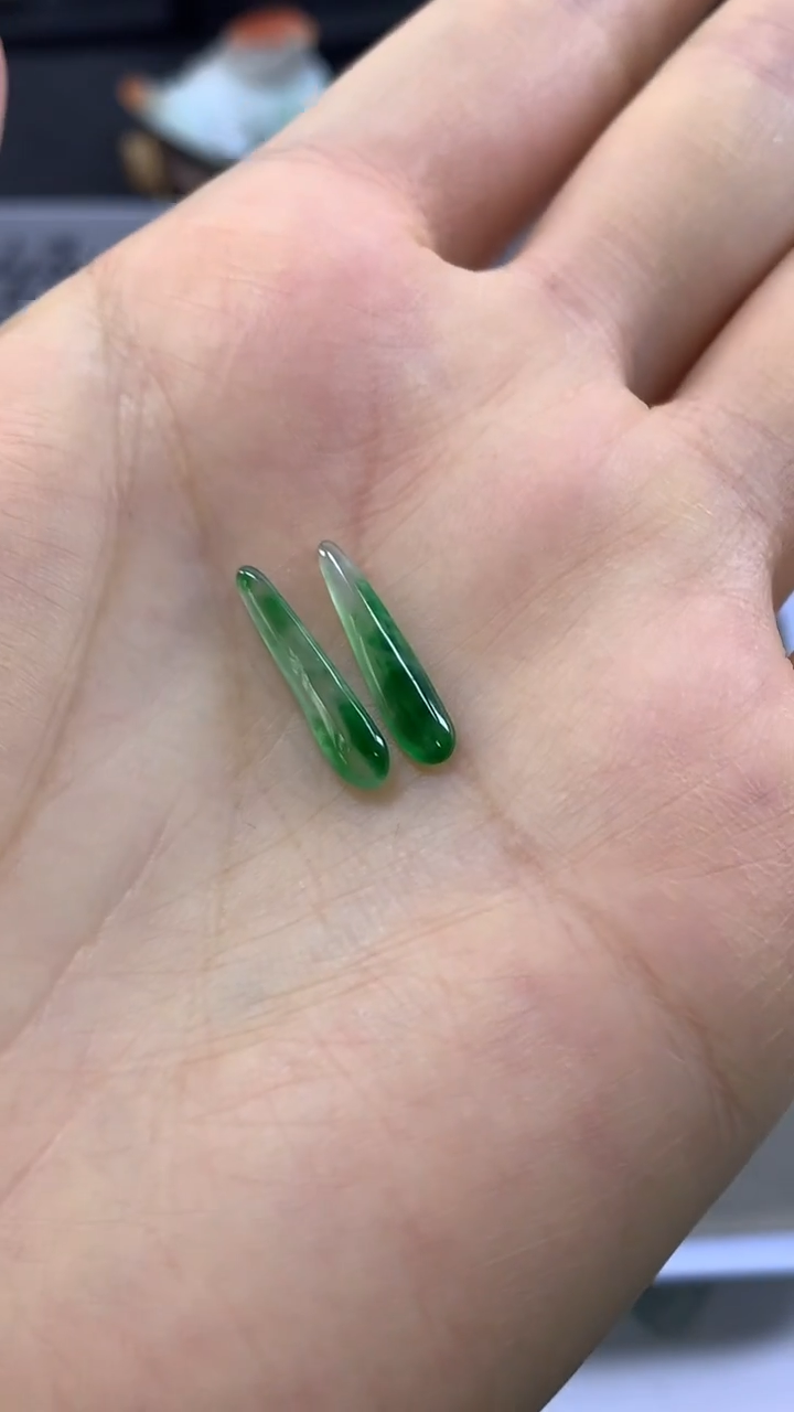颈饰未镶嵌翡翠大*儿耳坠