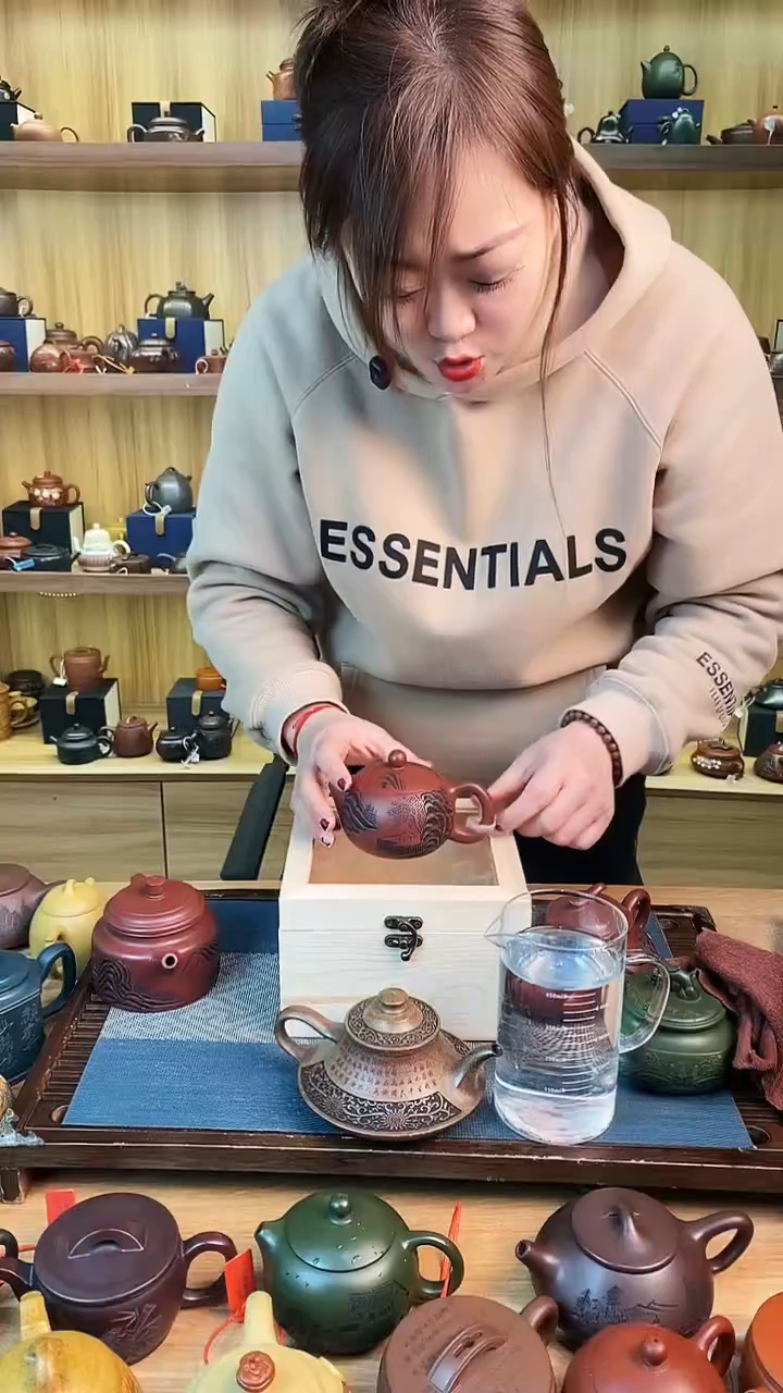 【闪购商品】紫砂茶壶宜兴原矿龙血砂观山西施紫砂壶【雪】