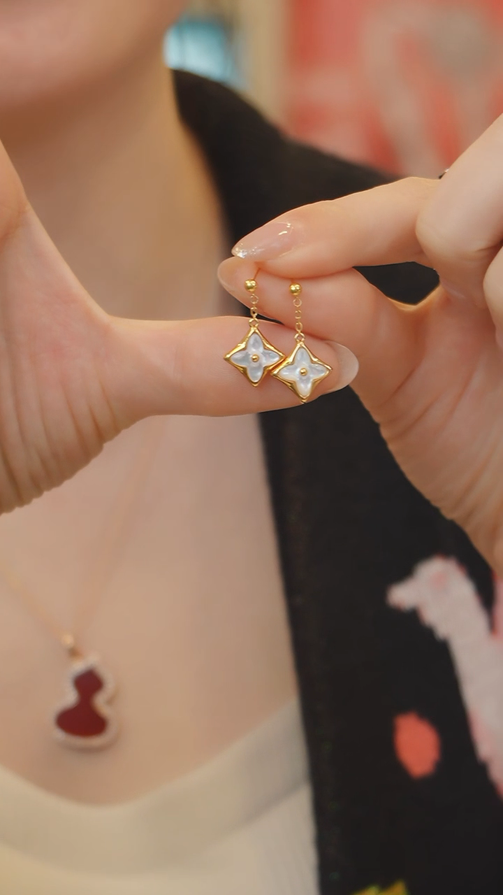 【闪购商品】贝壳（贝母）耳饰18K金镶嵌老花