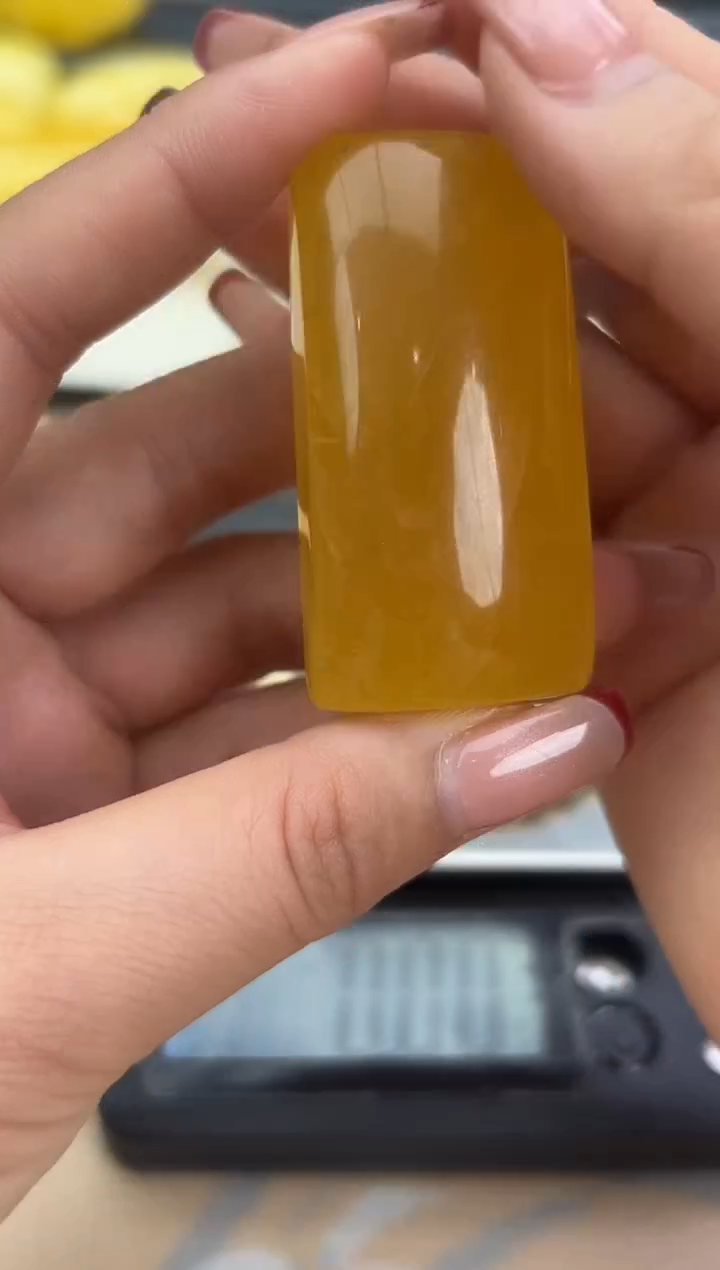 【闪购商品】琥珀裸石未镶嵌蜜蜡吊坠