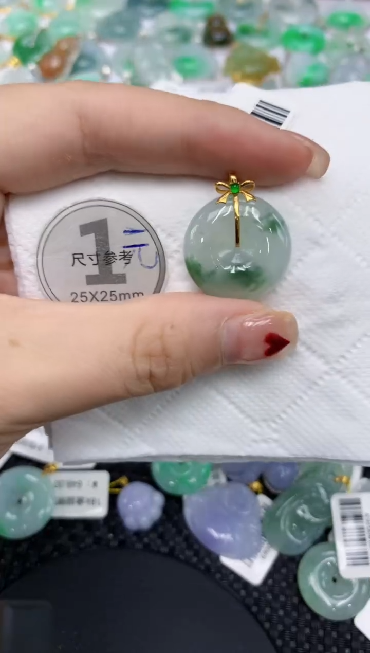 翡翠18K金镶嵌颈饰1111111