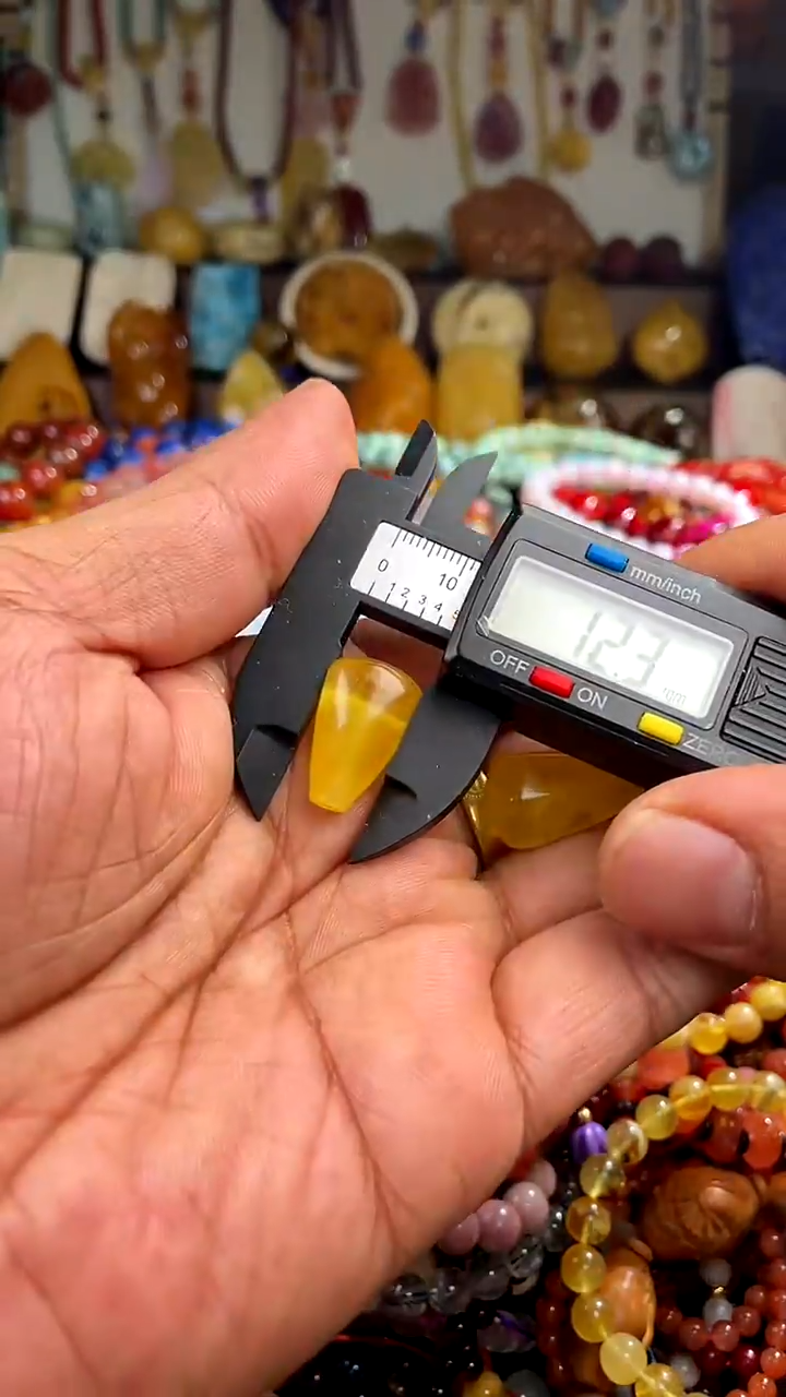 【闪购商品】琥珀裸石未镶嵌(多样性发货只发一件)140750