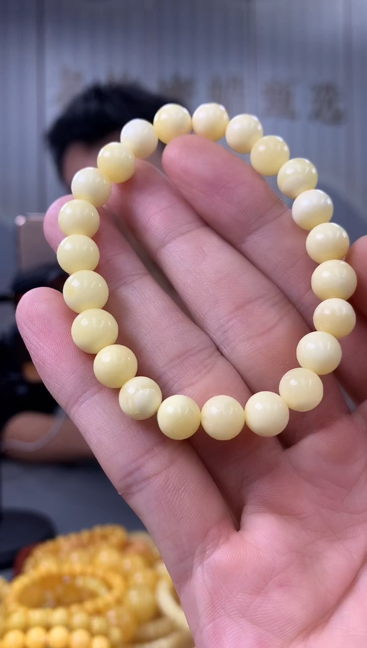 【闪购商品】琥珀裸石未镶嵌手串
