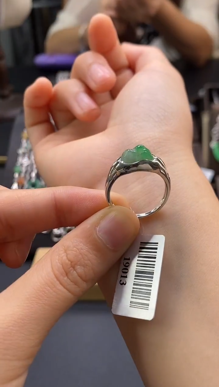 颈饰银S925镶嵌翡翠19013