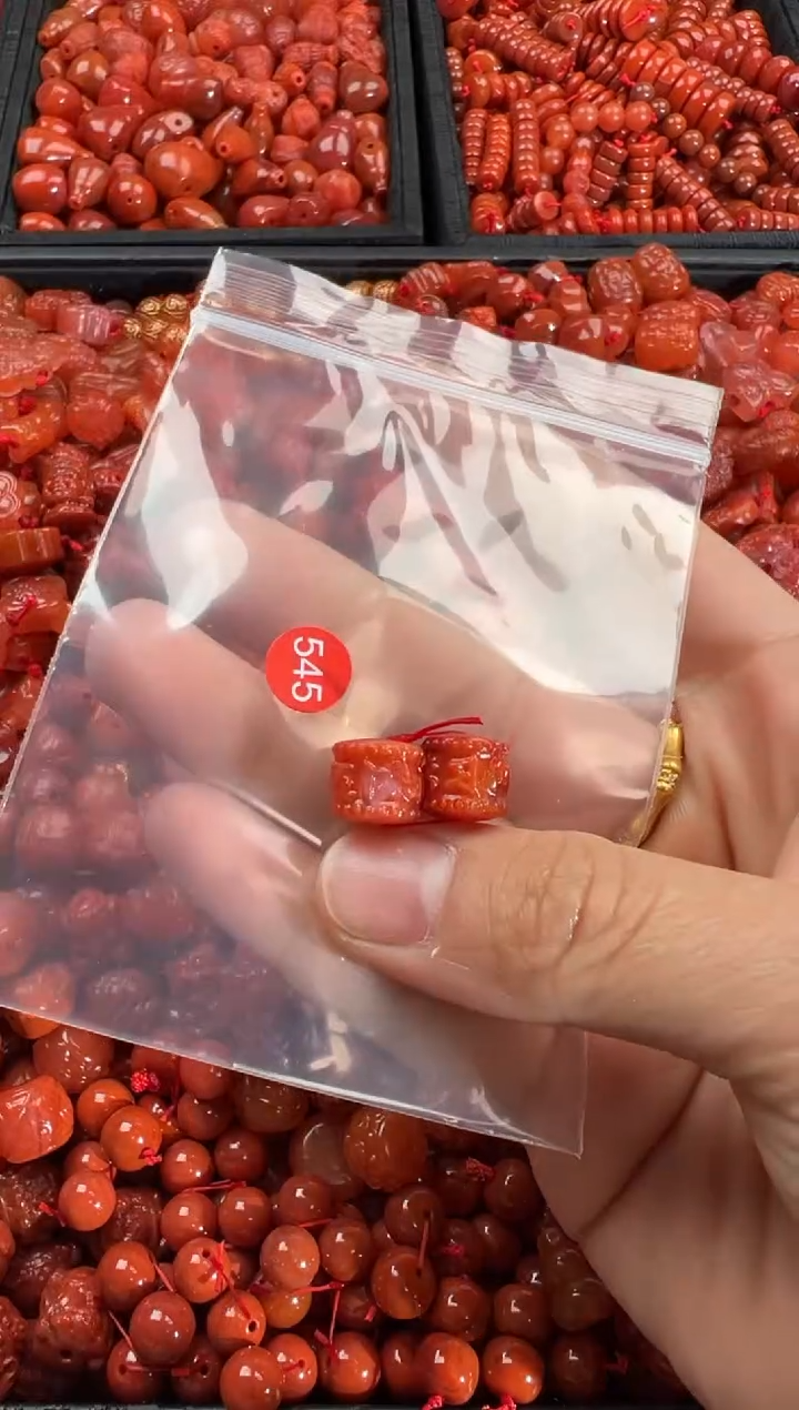 【闪购商品】南红玛瑙颈饰未镶嵌1