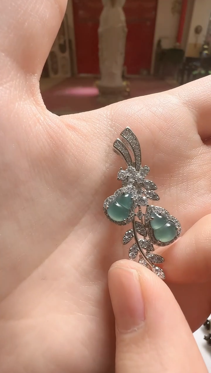 【闪购商品】翡翠吊坠(不含链)未镶嵌翡翠