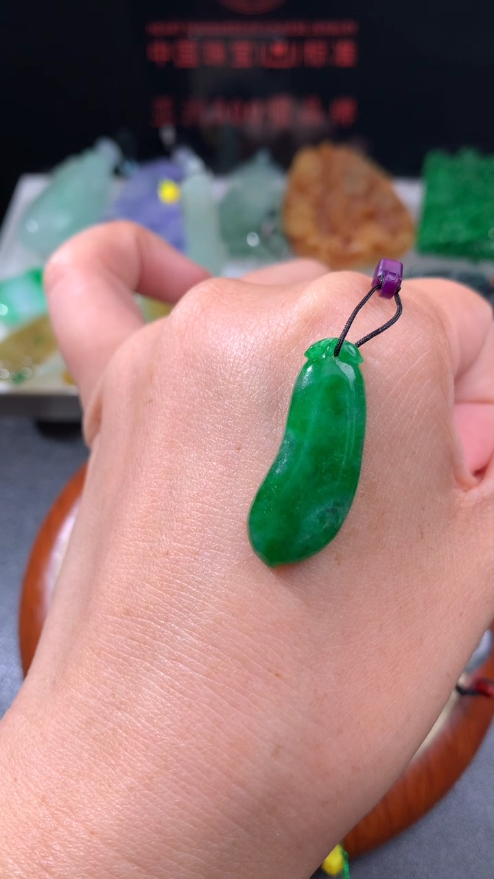 未镶嵌定制翡翠R**e        