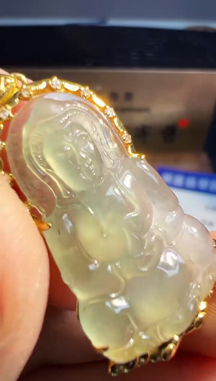 【闪购商品】翡翠颈饰18K金镶嵌翡翠回流