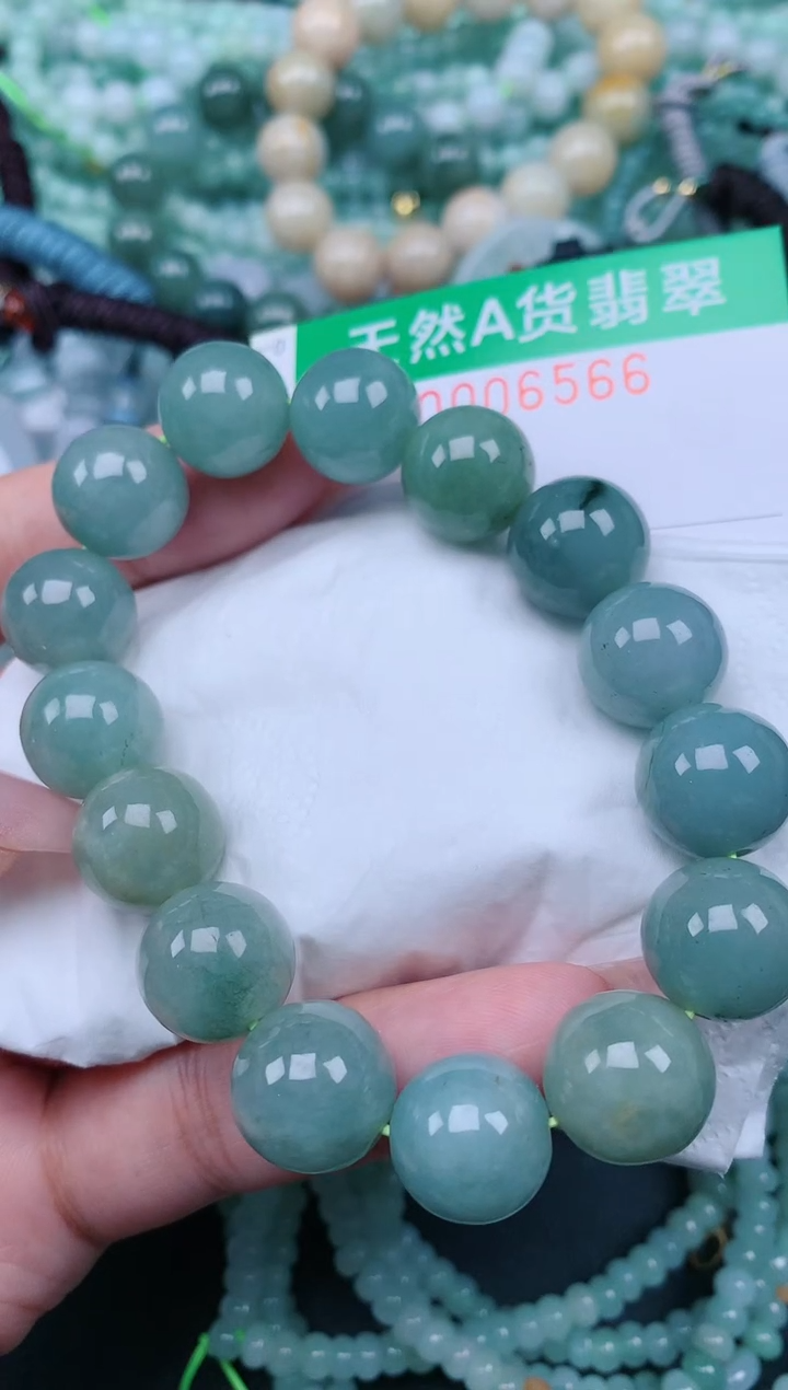 翡翠未镶嵌颈饰.0006566