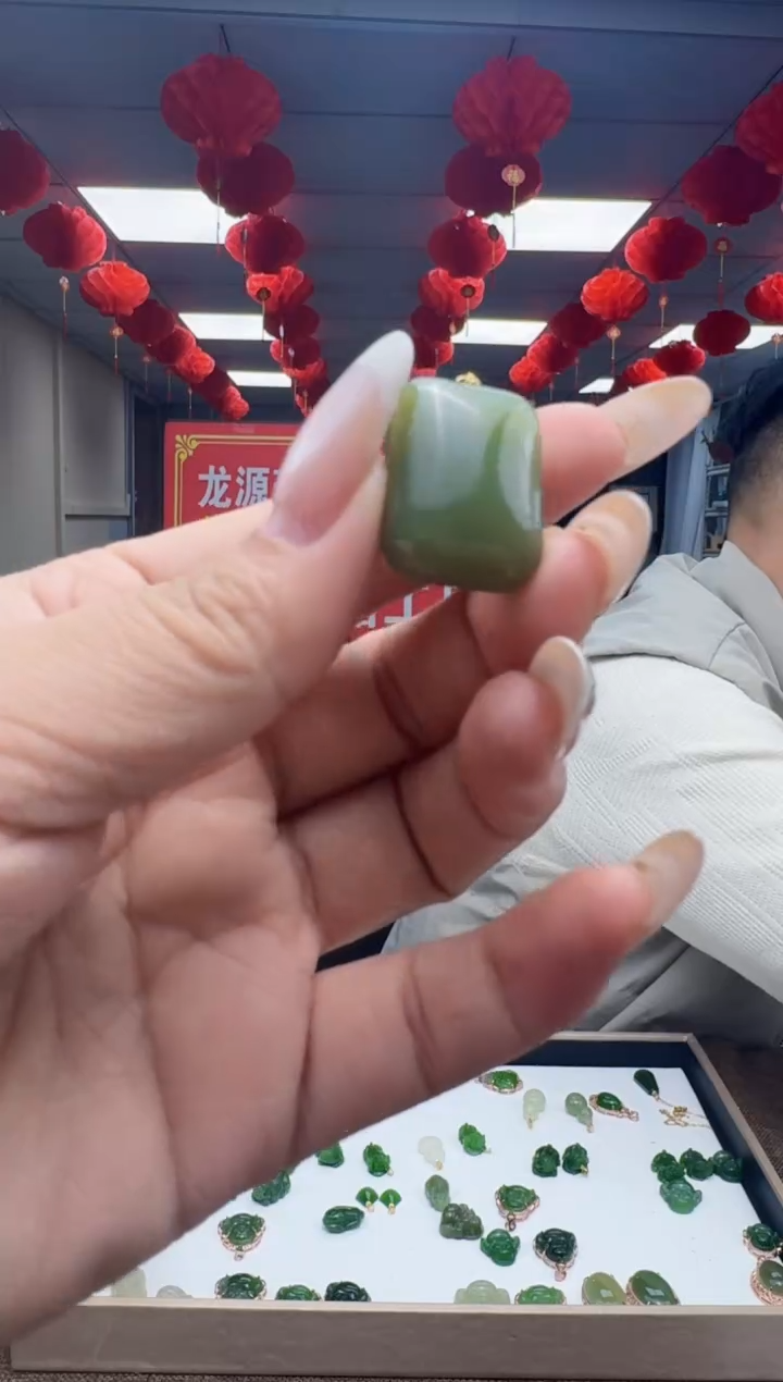 颈饰银S925镶嵌和田玉拍一发一，多样性发货