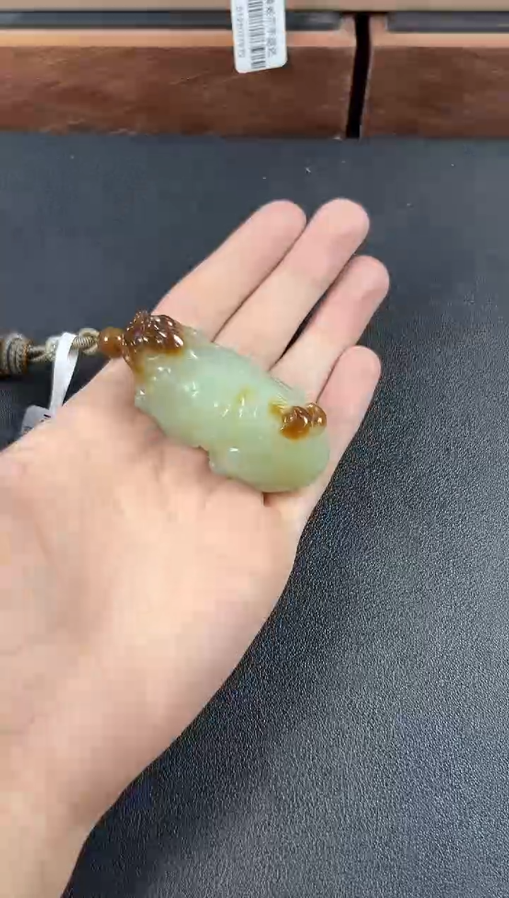 和田玉未镶嵌吊坠(不含链)若羌微色差吊坠