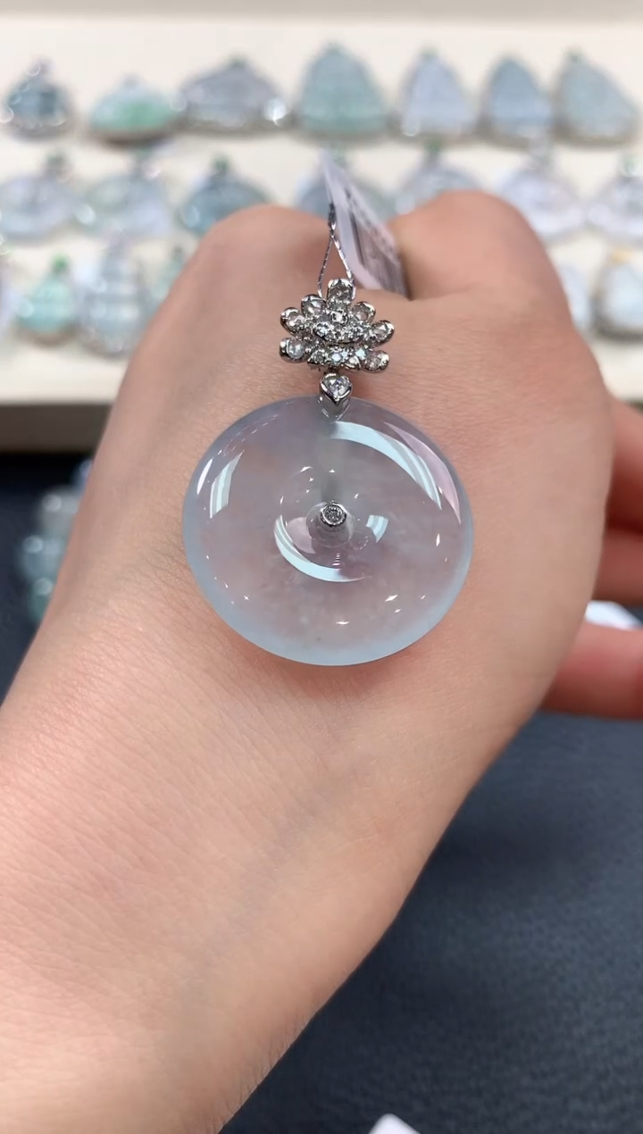 【闪购商品】翡翠吊坠(不含链)18K金镶嵌n52   