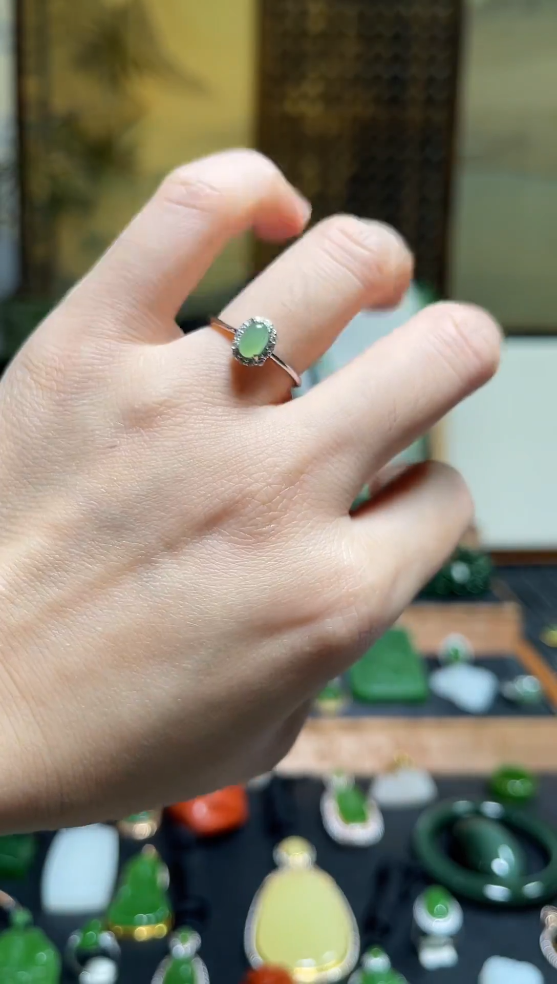 颈饰银S925镶嵌和田玉 苹果绿戒指小小款