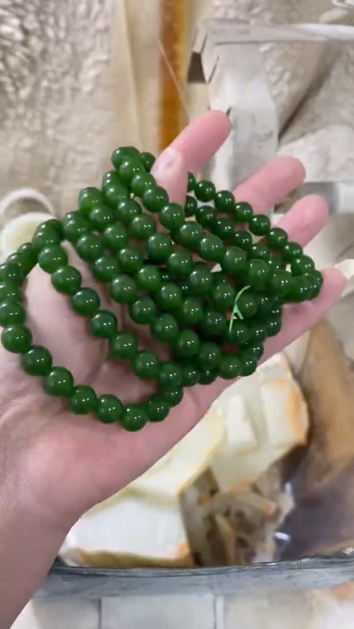 碧绿卡8MM圆串精美大气 发一条