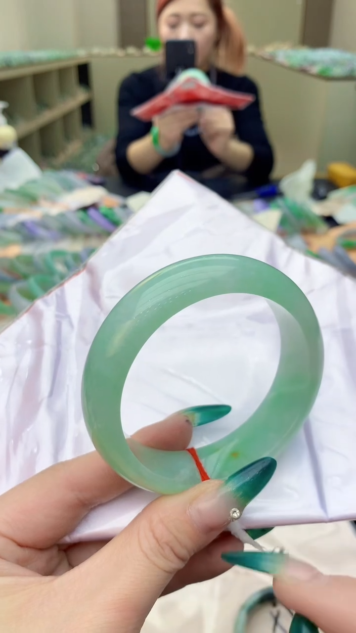 【闪购商品】翡翠手镯未镶嵌0045262401