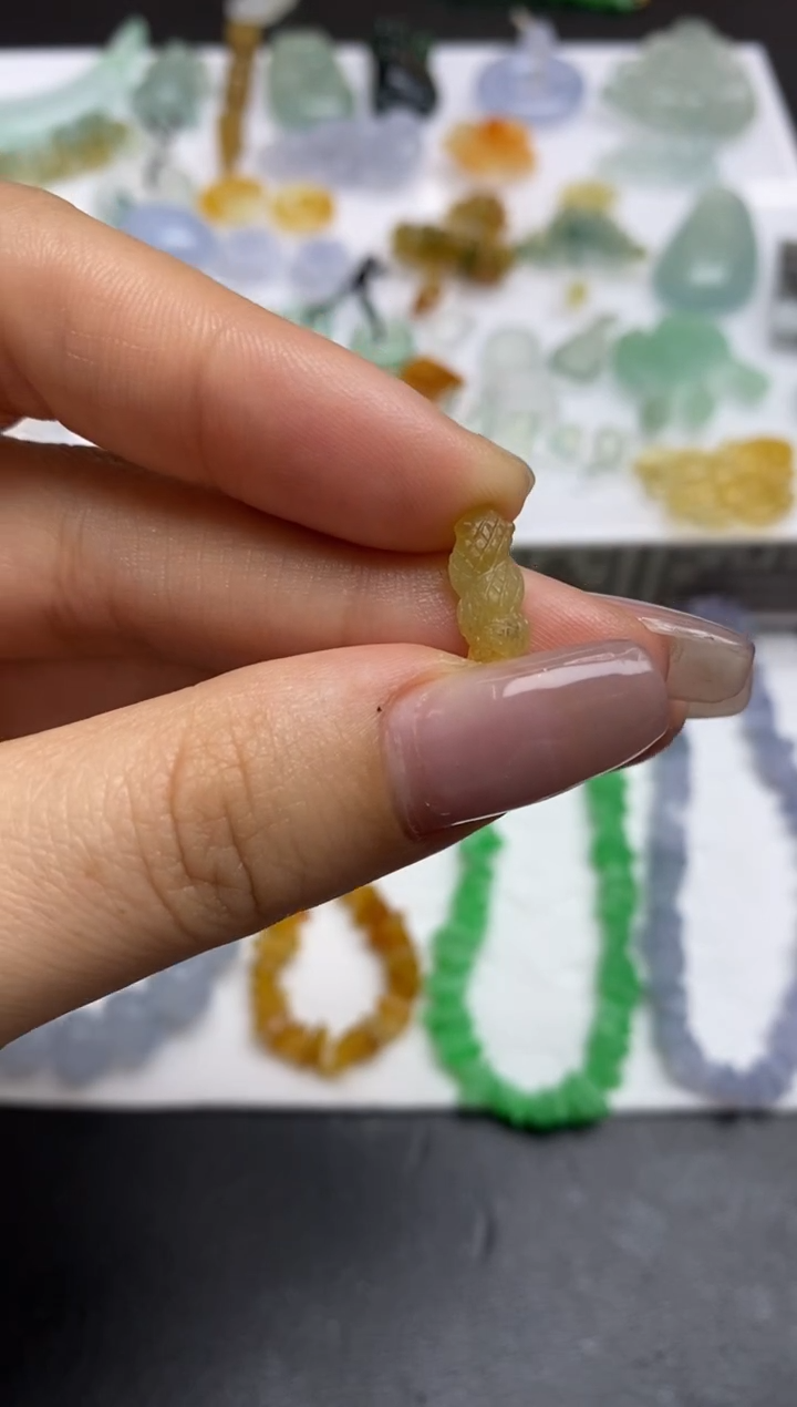 【闪购商品】定制翡翠未镶嵌翡翠毛货~