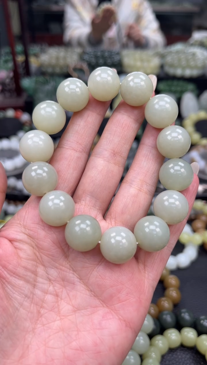 【闪购商品】和田玉手串未镶嵌新疆且末高青白卡16