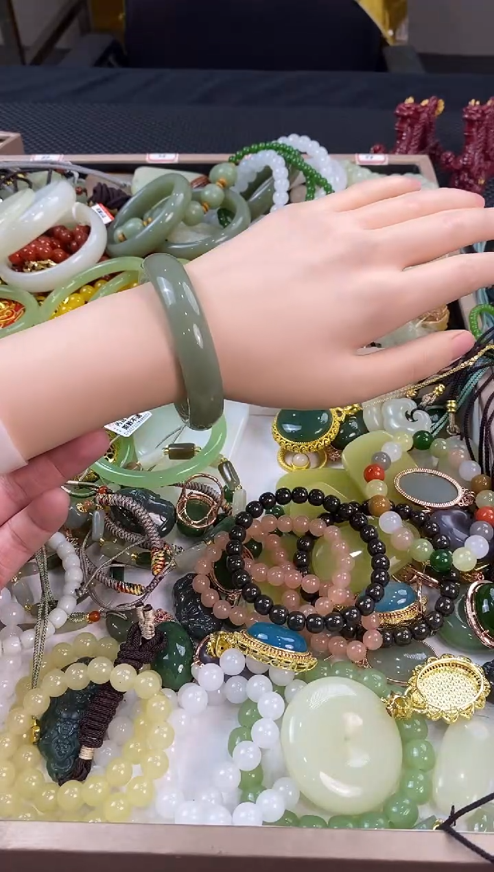 颈饰未镶嵌和田玉多样性拍一发一  0472