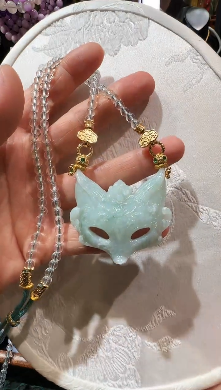 翡翠未镶嵌颈饰国风