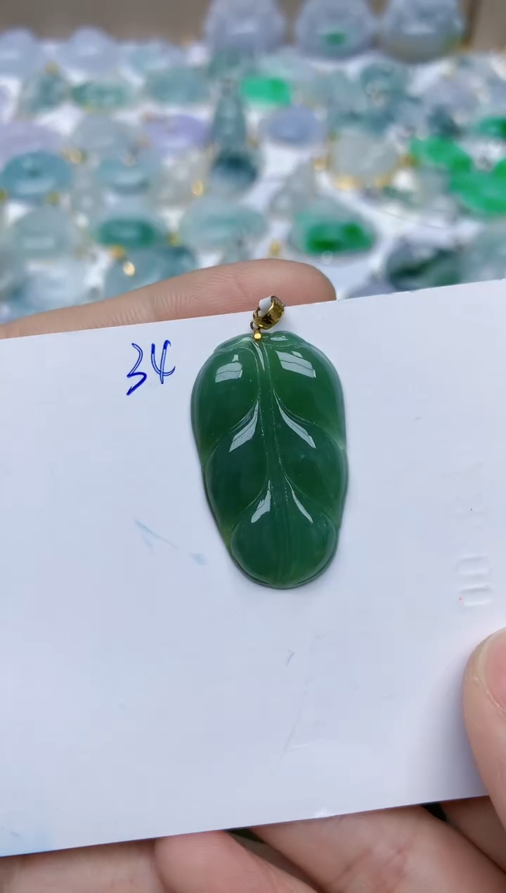 【闪购商品】翡翠颈饰18K金镶嵌天然翡翠A货    