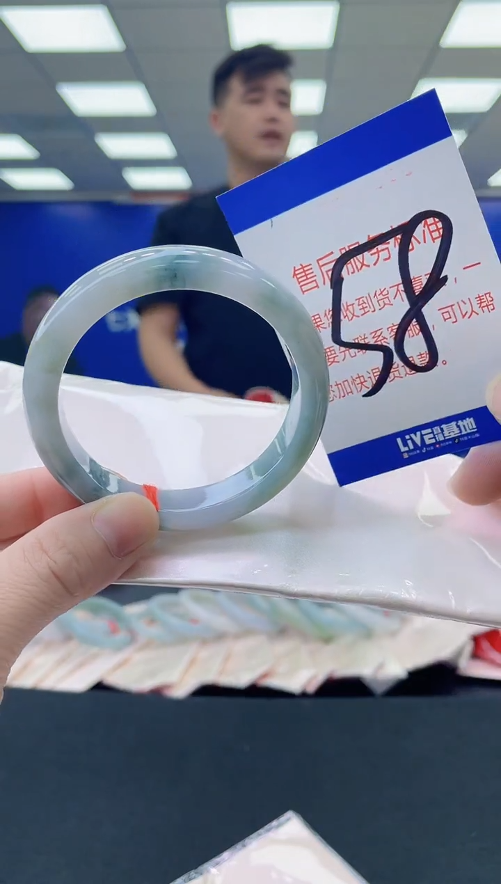 未镶嵌手镯翡翠AAAAAAAAAA